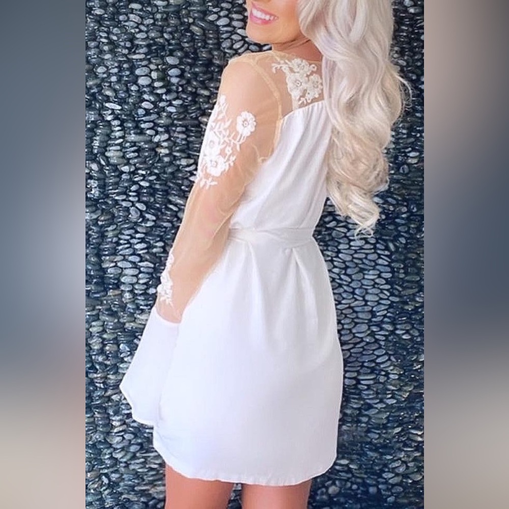 Hildy Bridal Robe And Chemise View 6